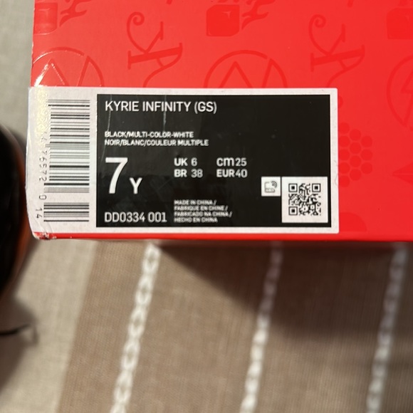 Kyrie Infinity Basketball Sneakers - Picture 6 of 7